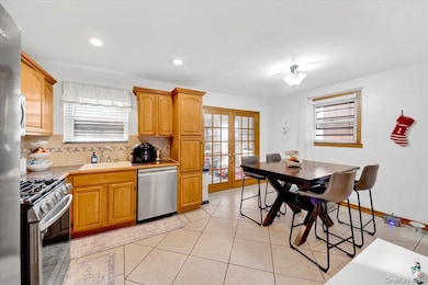 239 Brinsmade Ave, Bronx, NY 10465 - photo 5