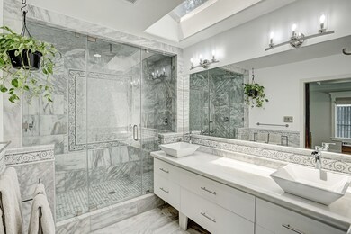 702 W 42nd St, Houston, TX 77018 - photo 5