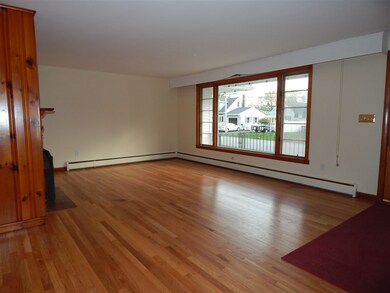 16 Clover St, Exeter, NH 03833 - photo 5