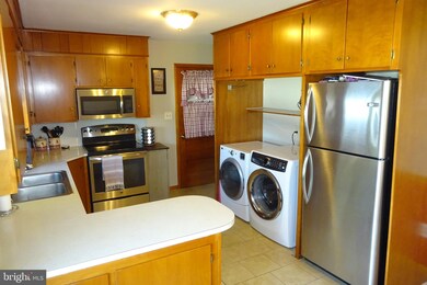 375 Wayburn St, Greencastle, PA 17225 - photo 5