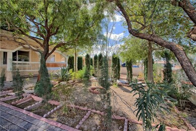 View of front yard