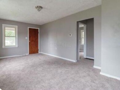 686 Pierce Ave, Columbus, OH 43213 - photo 3