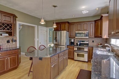 17 Darlene Dr, Southborough, MA 01772 - photo 5