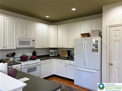 4005 Page St, Allentown, PA 18104 - photo 4