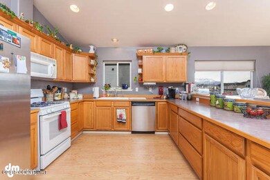 2043 Casey Cusack Loop-small-021-Kitchen