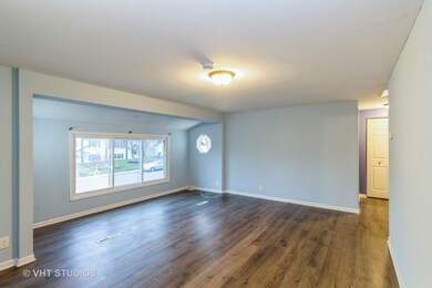 147 Pecos Cir, Carpentersville, IL 60110 - photo 2