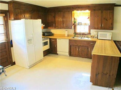 4619 Black Oak Rd, North Chesterfield, VA 23237 - photo 4