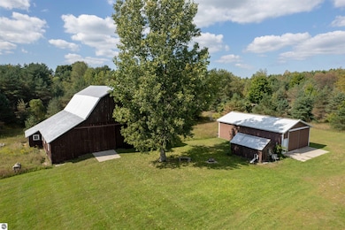 8616 Cedar Run Rd, Traverse City, MI 49684 - photo 3