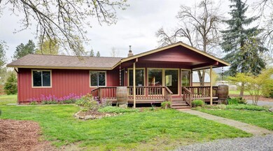 8607 E Evans Creek Rd, Rogue River, OR 97537 - photo 2