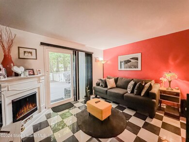 185 Lorraine Loop, Staten Island, NY 10309 - photo 4