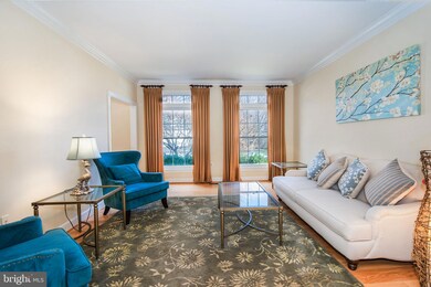 13189 Ashvale Dr, Fairfax, VA 22033 - photo 4