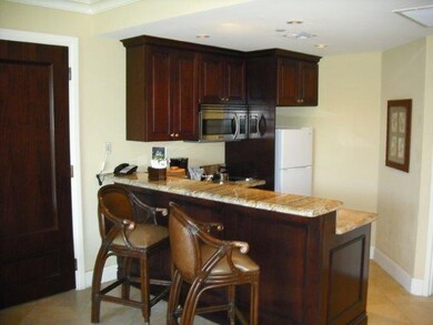 Kitchenette & Breakfast Bar