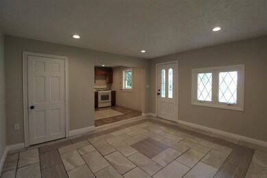 1323 E Murden St, Kokomo, IN 46901 - photo 4