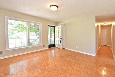 2917 Arlington Ct, Louisville, KY 40299 - photo 3