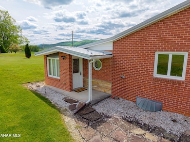 2140 Hyndman rd (1)-02