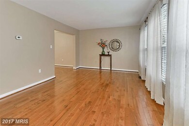 306 Tramore Ct, Sterling, VA 20164 - photo 4