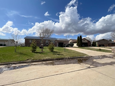 401 Obrien Ct NW, Independence, IA 50644 - photo 3