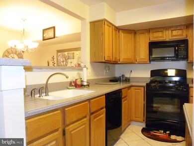8111 Lacy Dr unit 202, Manassas, VA 20109 - photo 3