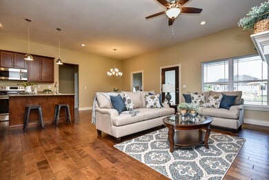 1067 S Cumberland Ave, Republic, MO 65738 - photo 5