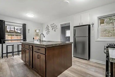 lower kitchen 3