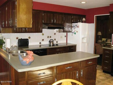 216 Broadmoor Dr, Blooming Grove, PA 18428 - photo 4