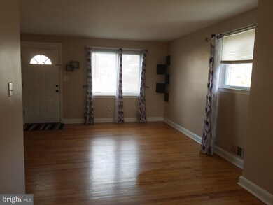 1261 Deanwood Rd, Parkville, MD 21234 - photo 3