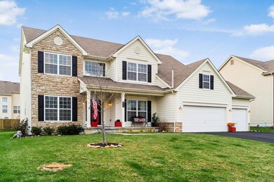 Spacious front and backyard