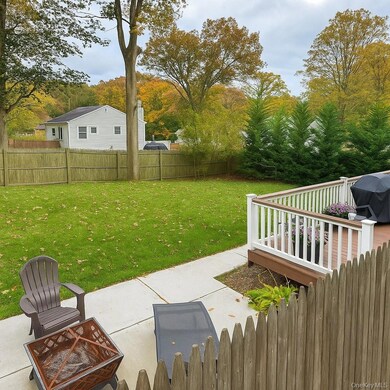 6 Maple Rd, Rocky Point, NY 11778 - photo 4