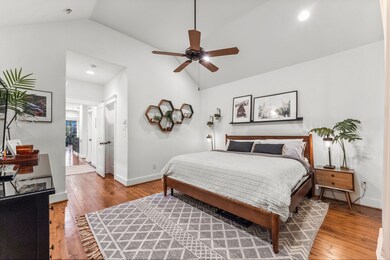 702 E 6th 1/2 St, Houston, TX 77007 - photo 5