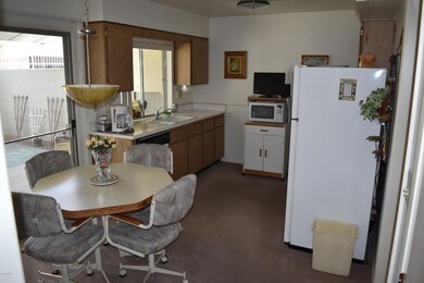 14026 N Thunderbird Blvd, Sun City, AZ 85351 - photo 5