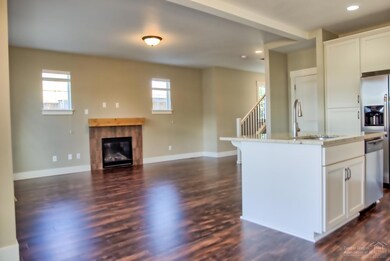 1027 SE Leonel Ln, Bend, OR 97702 - photo 3