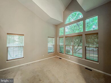 43227 Chase St, Chantilly, VA 20152 - photo 2