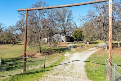 21078 View Lake Dr, Redding, CA 96003 - photo 2