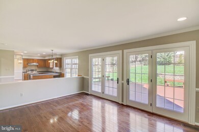 3021 Emerald Chase Dr, Herndon, VA 20171 - photo 5