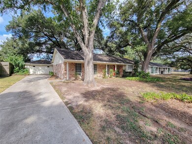 5606 Pine St, Houston, TX 77081 - photo 3
