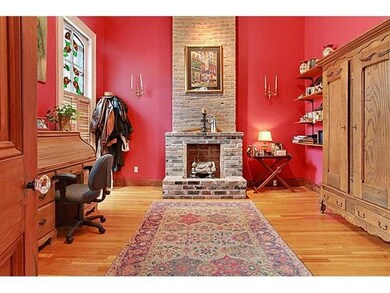 Studio/Study/Office.