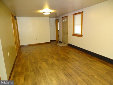 1511 N Franklin St, Chambersburg, PA 17201 - photo 2