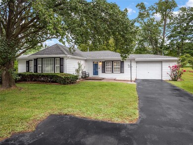 Asphalt Driveway/Extra Pad