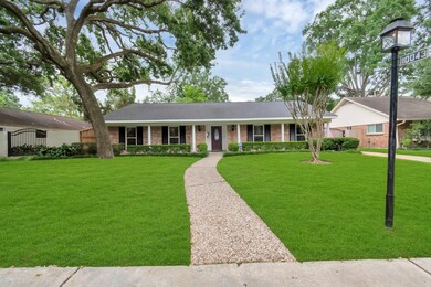 10043 Olympia Dr, Houston, TX 77042 - photo 2