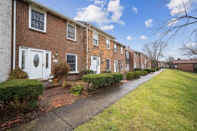 578 Dlyn St unit G5, Columbus, OH 43228 - photo 2