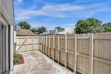 8638 Bridle Path Ct unit 203, Davie, FL 33328 - photo 3