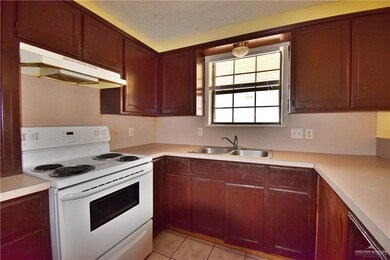 2210 Elisa Ln unit 9, Edinburg, TX 78541 - photo 5