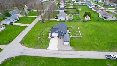 215 Douglas Cir, Georgetown, OH 45121 - photo 6