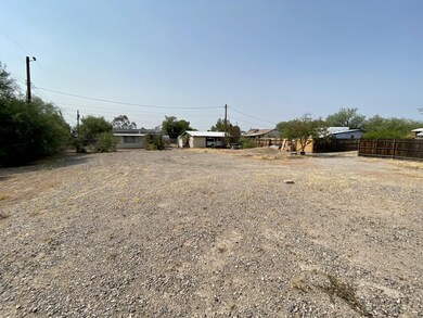 2528 N. Fair Oaks