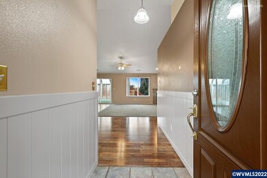 1098 S 7th St, Independence, OR 97351 - photo 4