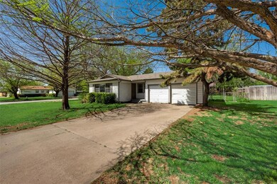 233 Anderson Dr, Hurst, TX 76053 - photo 4