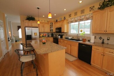 6285 Whitetail Dr, Coopersburg, PA 18036 - photo 3