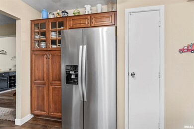 2645 W 35th St, Davenport, IA 52806 - photo 6