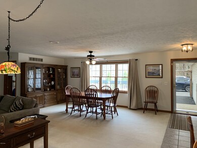 118 Willow Dr, Hawley, PA 18428 - photo 4