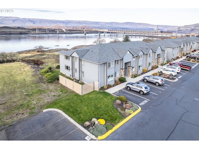240 Lone Pine Ln unit 2, the Dalles, OR 97058 - photo 2